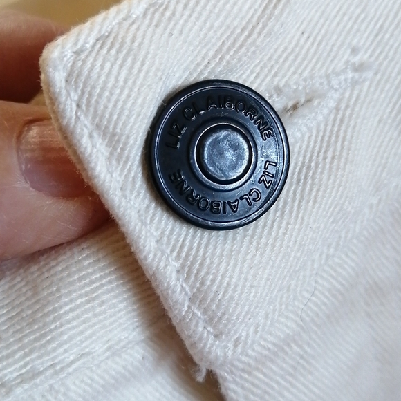 NWOT, Liz Claiborne Jean  style capris, Size 4 - Picture 6 of 7